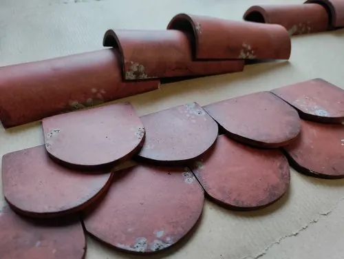 Miniature roof tiles and ridge pieces